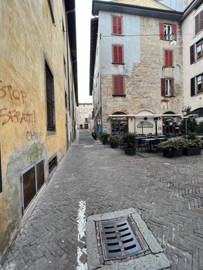 Apartamento Nur 1 Casa Vacanze Bérgamo Exterior foto